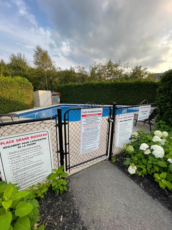Appartamento Dida Saint-Sauveur-des-Monts Esterno foto