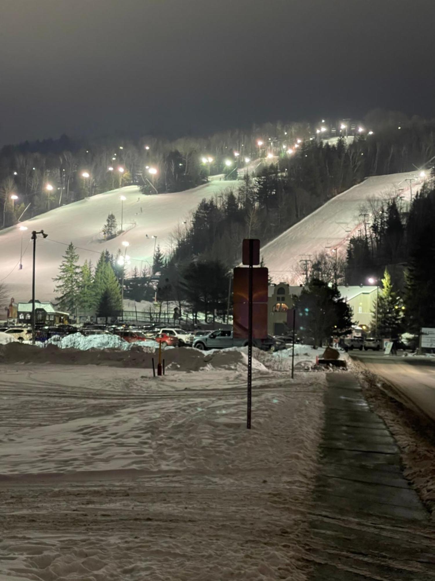 Appartamento Dida Saint-Sauveur-des-Monts Esterno foto